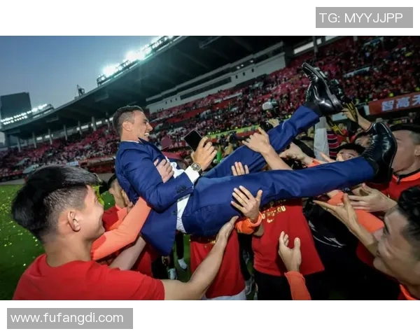 弗赖堡宣布与主教练维尔基成功续约，未来共同打造更强团队